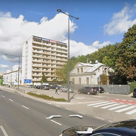 Wola Wyjatkowe: Luxe Studio with Jacuzzi, Sauna & Prosecco Warsaw Exterior photo