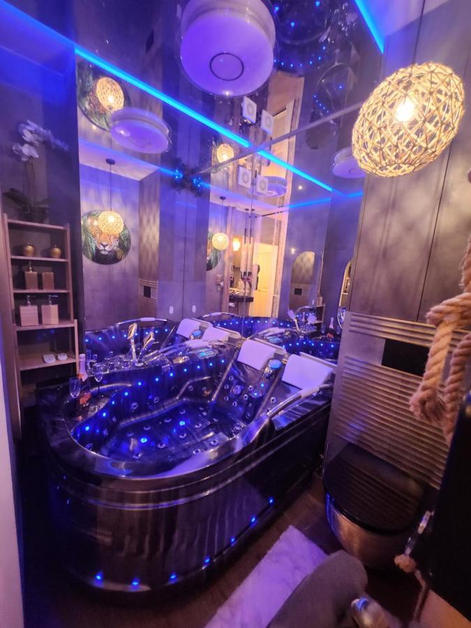 Wola Wyjatkowe: Luxe Studio with Jacuzzi, Sauna & Prosecco Warsaw Exterior photo